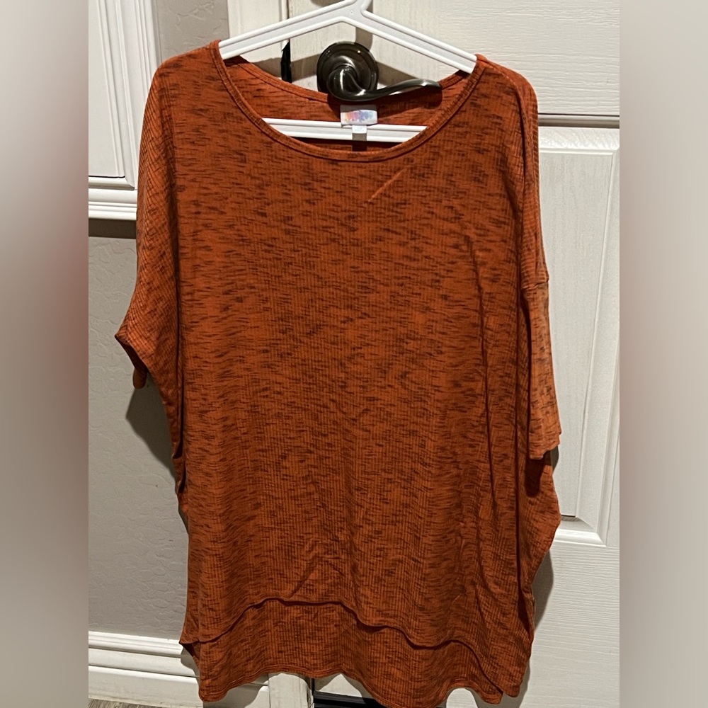 LuLaRoe 2XL Irma top
